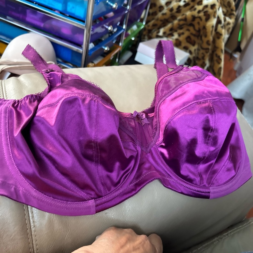 Goddess Kiera Purple Full Support Underwire Full Support Satiny Bra Size 36H.